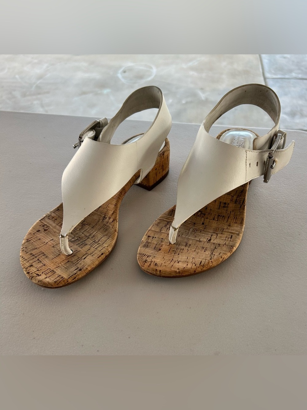 Michael Kors London Optic White Leather Cork Block Heel Thong Sandals. Size 5